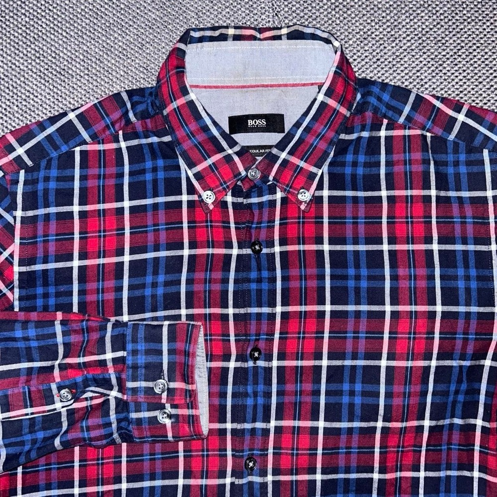 Hugo Boss Red/Blue Plaid Long Sleeve Button Shirt Size Medium Regular Fit